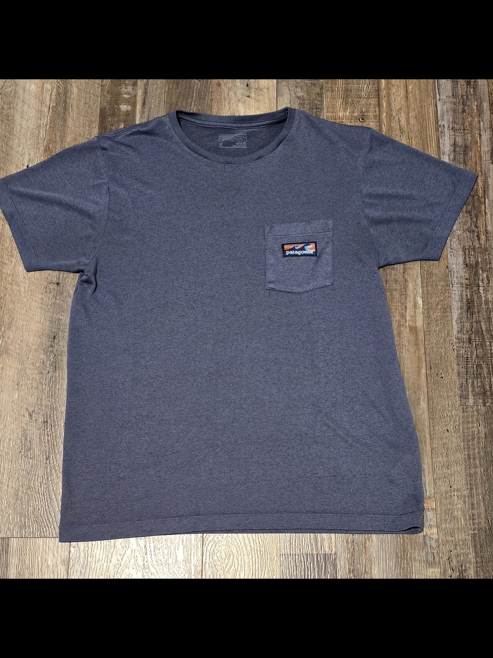 Patagonia Men’s Medium Gray Pocket T-Shirt Fitz Roy Logo Patch Outdoor Hiking